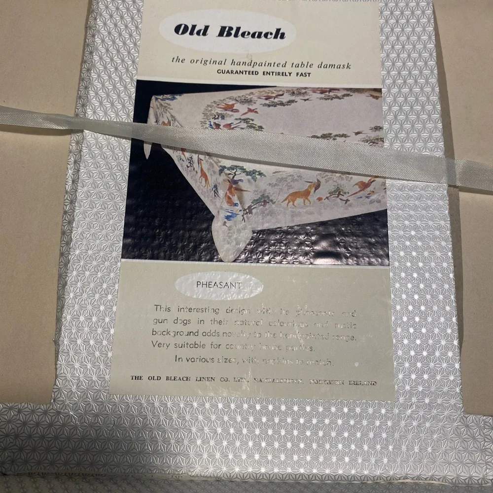 Vintage Embroidered Damask Silk Blend Table linen Set Pheasant/Gun Dogs